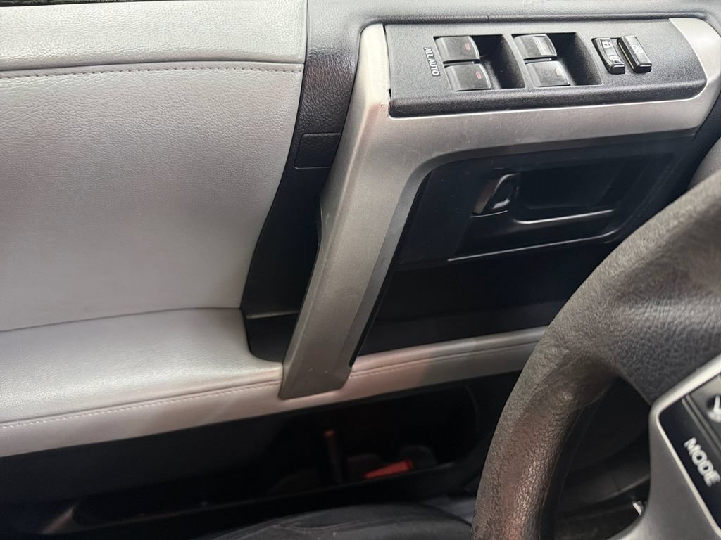 Used 2013 Toyota 4Runner SR5 w/ Convenience Pkg RWD image 11