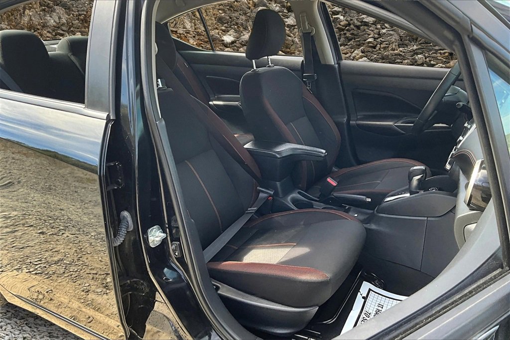 Used 2021 Nissan Versa SR image 7