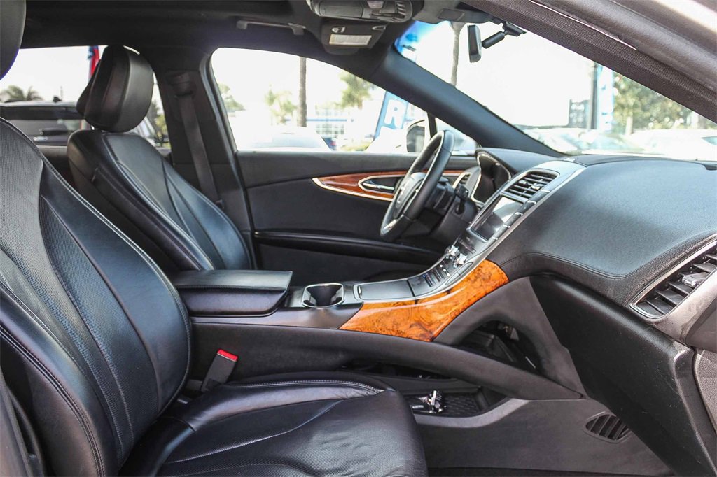 Used 2020 Lincoln Nautilus Reserve w/ Equipment Group 201A image 21