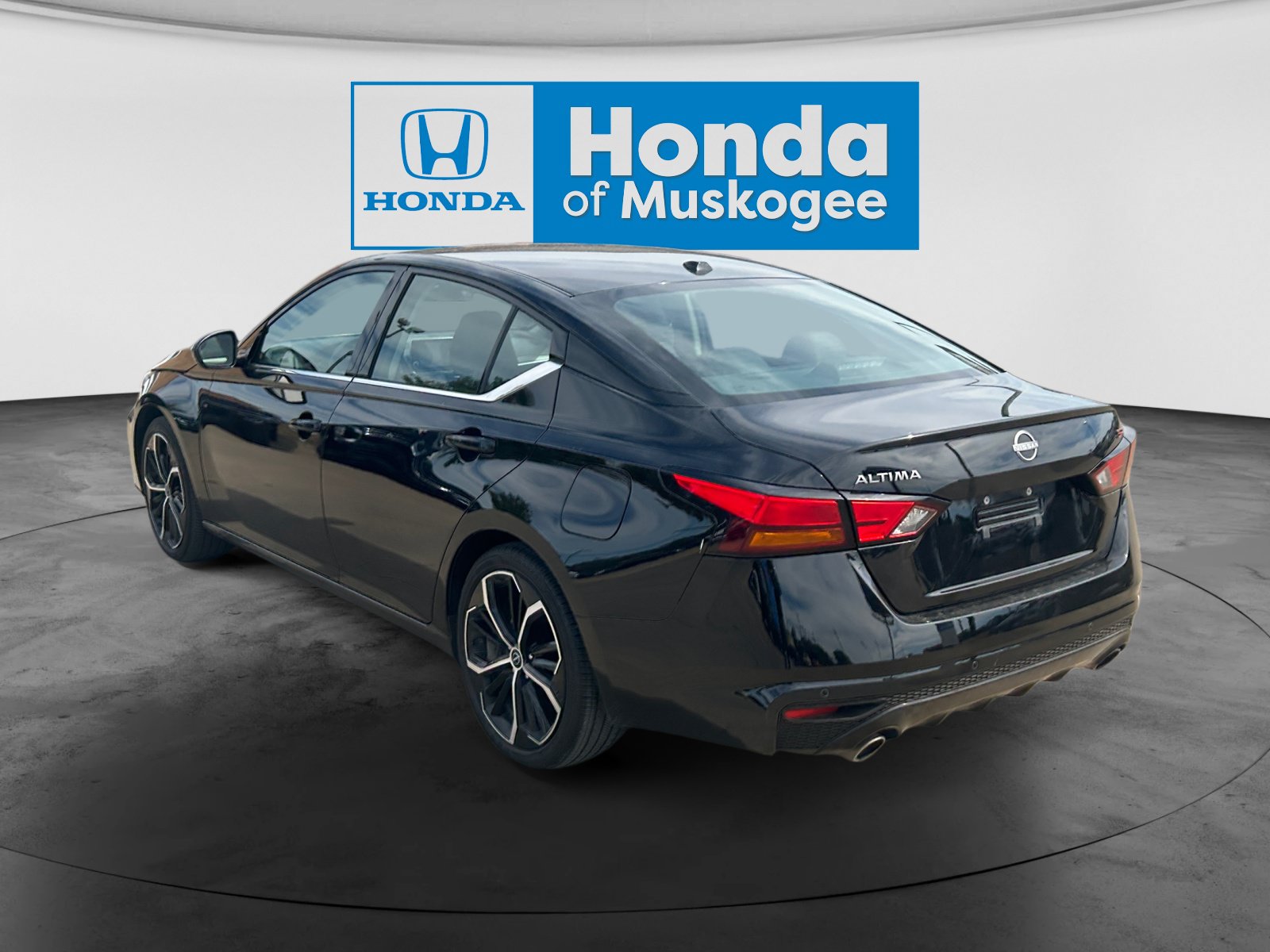 Used 2025 Nissan Altima 2.5 SR FWD image 7
