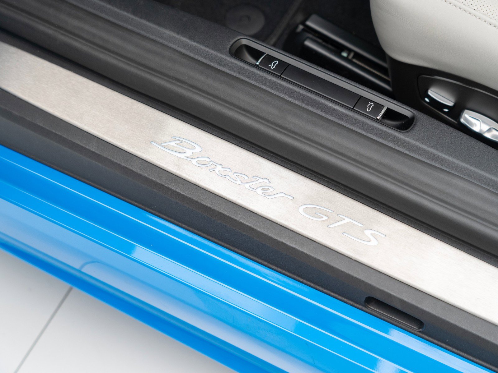 Certified 2025 Porsche 718 Boxster GTS image 14