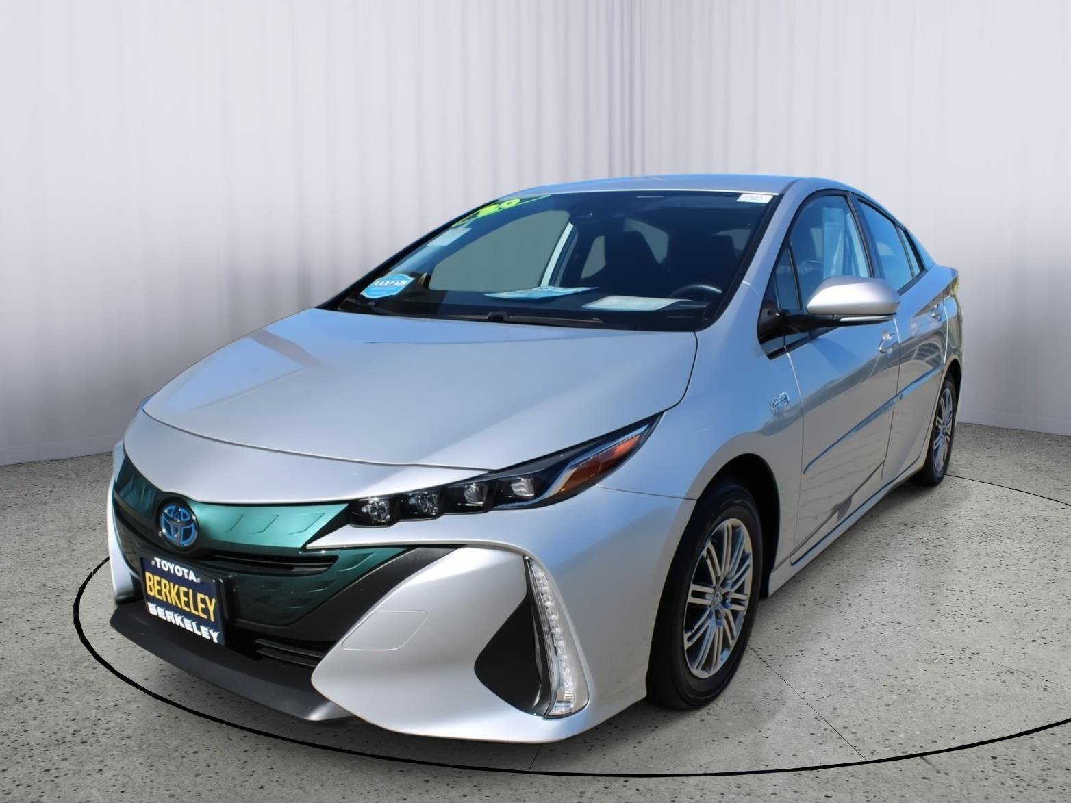 Used 2020 Toyota Prius Prime XLE FWD image 4