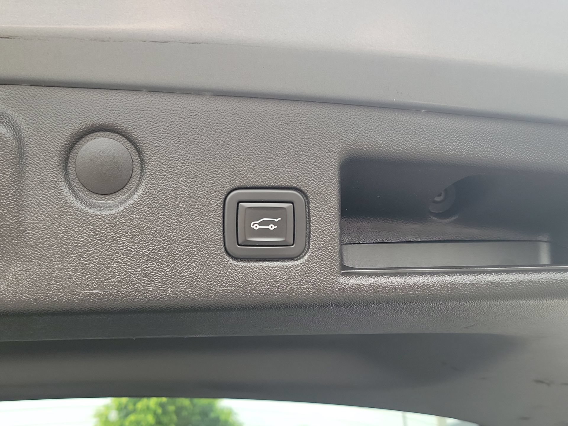 Used 2024 Chevrolet Equinox LT w/ Driver Convenience Package FWD image 18
