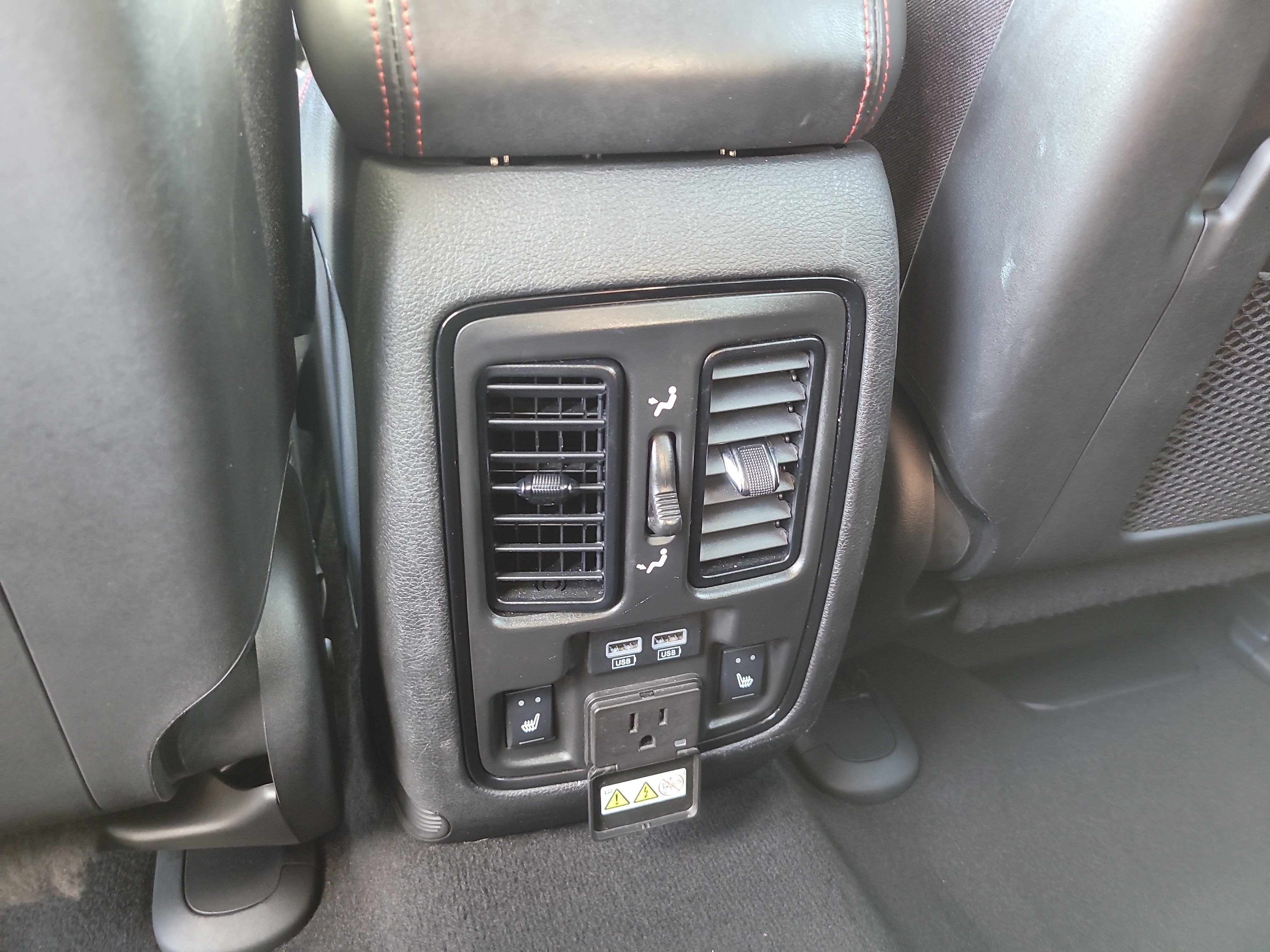 Used 2024 Dodge Durango GT RWD image 14