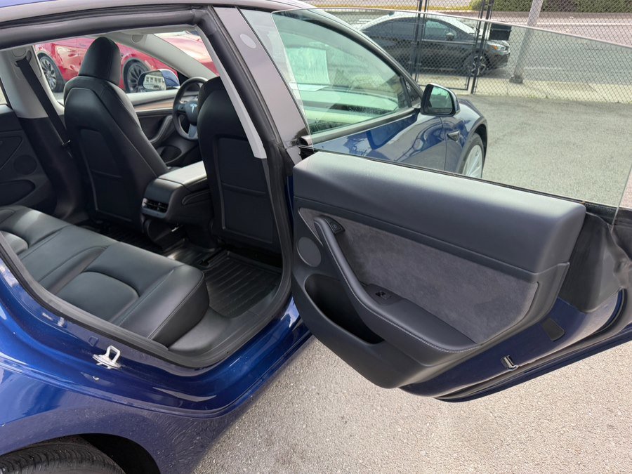 Used 2023 Tesla Model 3 Standard Range image 37