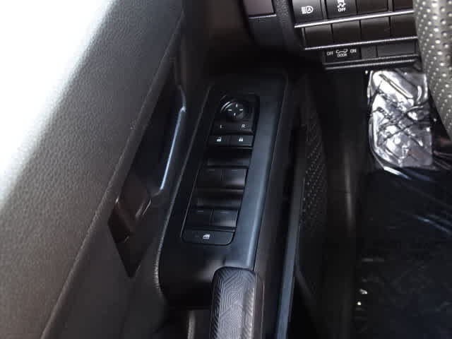 Certified 2024 Toyota Tacoma SR5 AWD/4WD image 39