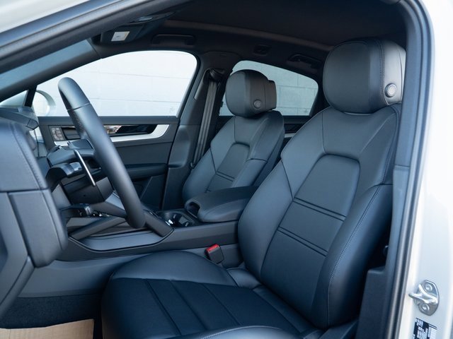 New 2026 Porsche Cayenne S image 5