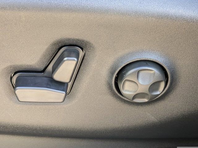New 2026 Chrysler Voyager LX FWD image 17