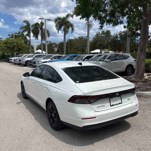 Used 2025 Honda Accord SE image 5