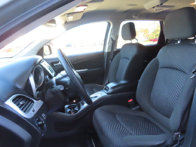 Used 2019 Dodge Journey SE FWD image 17