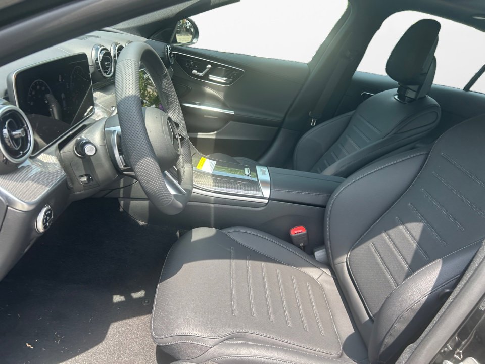 New 2025 Mercedes-Benz C 300 4MATIC Sedan image 9