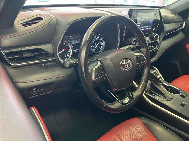 Certified 2021 Toyota Highlander XSE FWD image 13