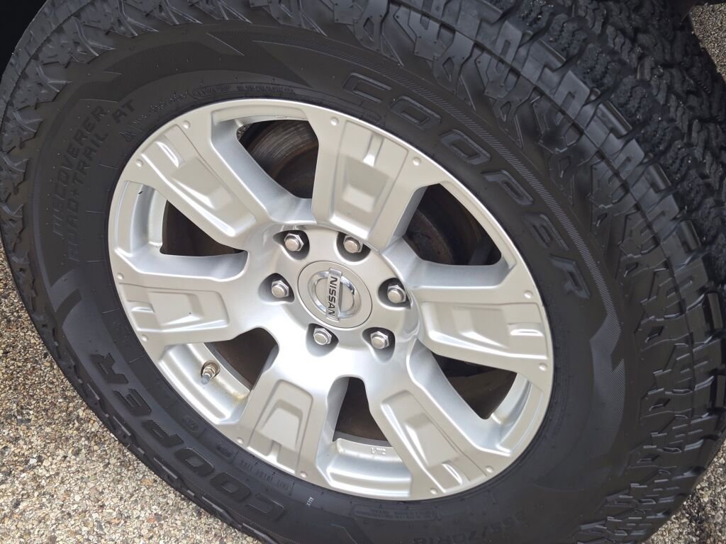 Used 2019 Nissan Titan SV image 13