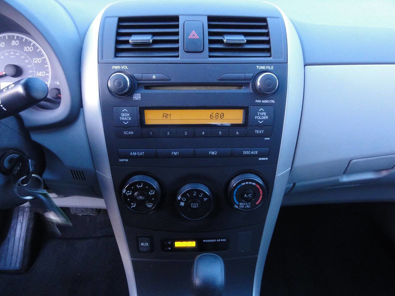 Used 2010 Toyota Corolla LE image 23