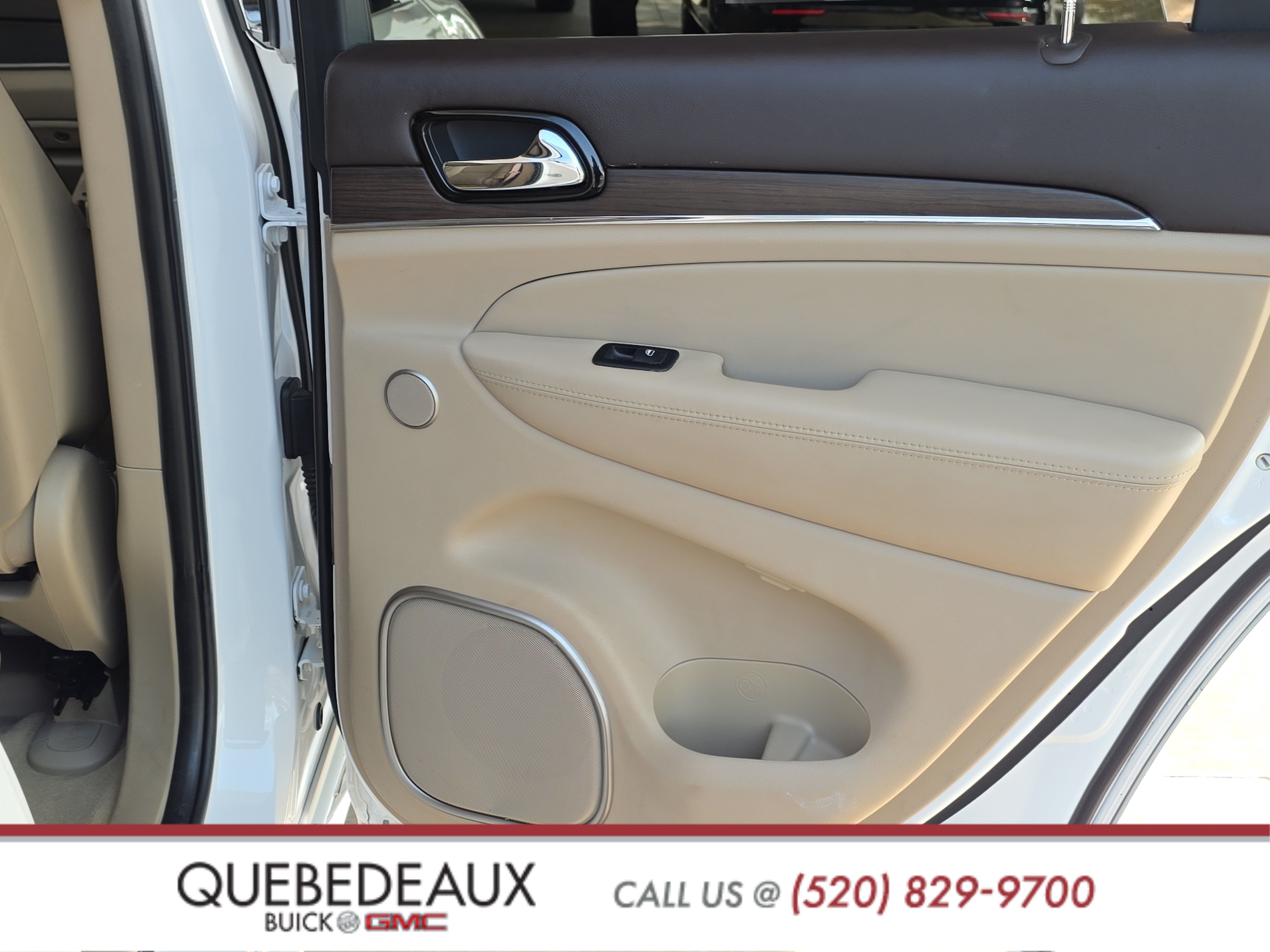 Used 2020 Jeep Grand Cherokee Overland AWD/4WD image 24