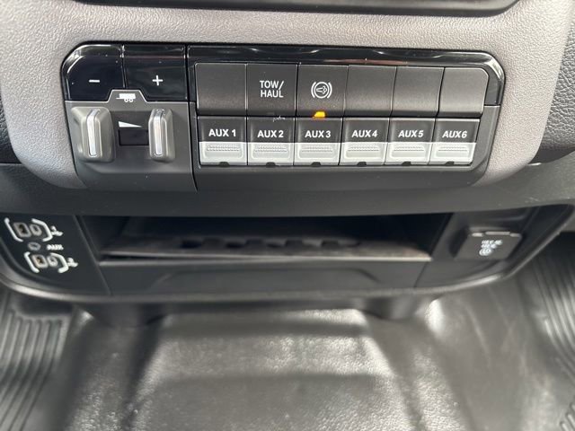 Used 2023 RAM 3500 SLT w/ Quick Order Package 2YG SLT AWD/4WD image 28