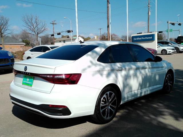 Used 2025 Volkswagen Jetta Sport image 6