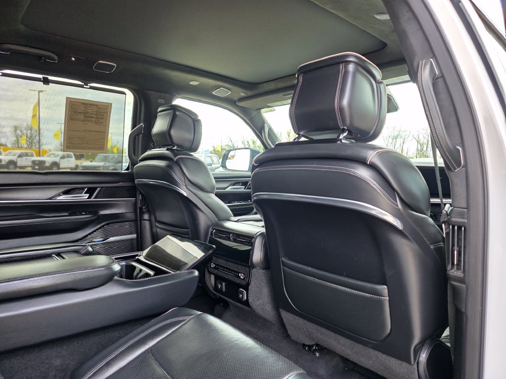 Used 2024 Jeep Grand Wagoneer L Series II w/ Quick Order Packagew 28T AWD/4WD image 38