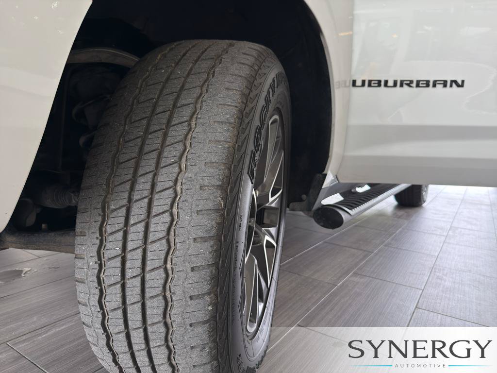 Used 2021 Chevrolet Suburban Z71 w/ Luxury Package AWD/4WD image 8