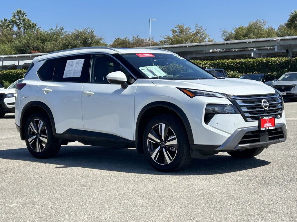 Used 2025 Nissan Rogue SL w/ SL Premium Package image 5