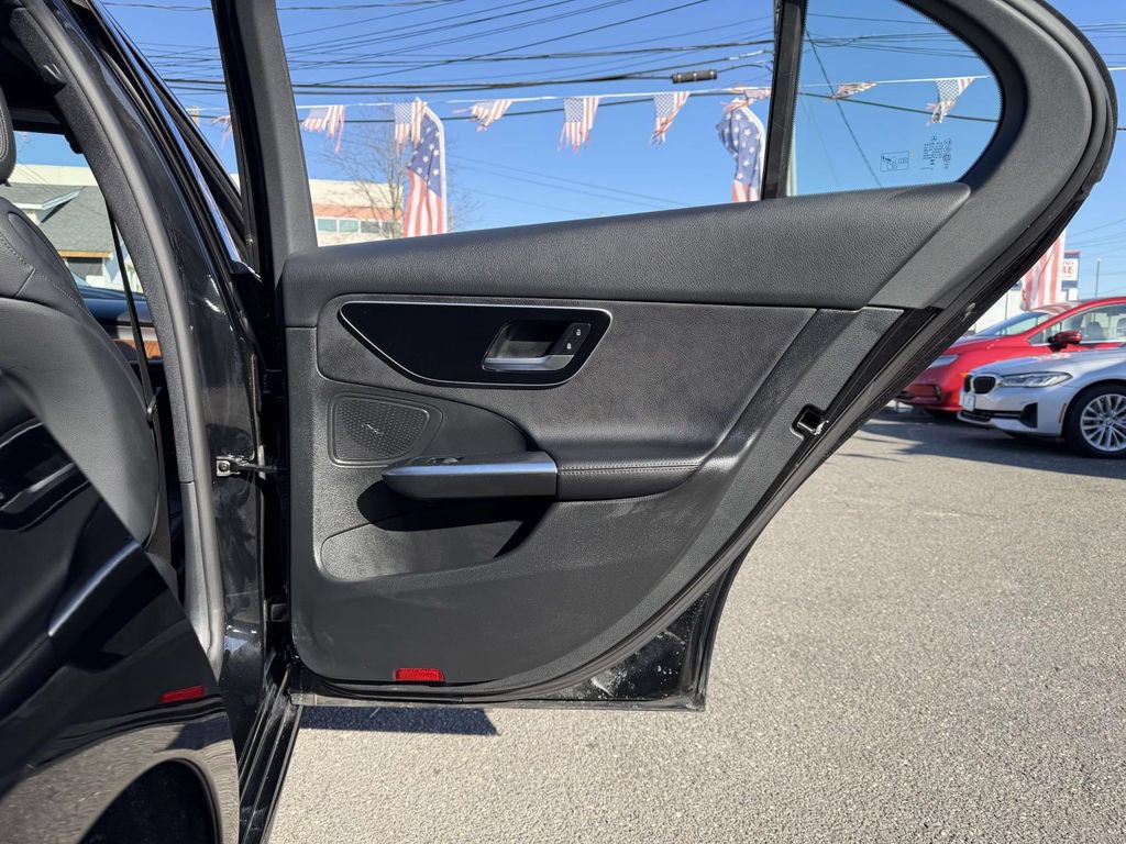 Used 2025 Mercedes-Benz C 300 4MATIC Sedan image 17