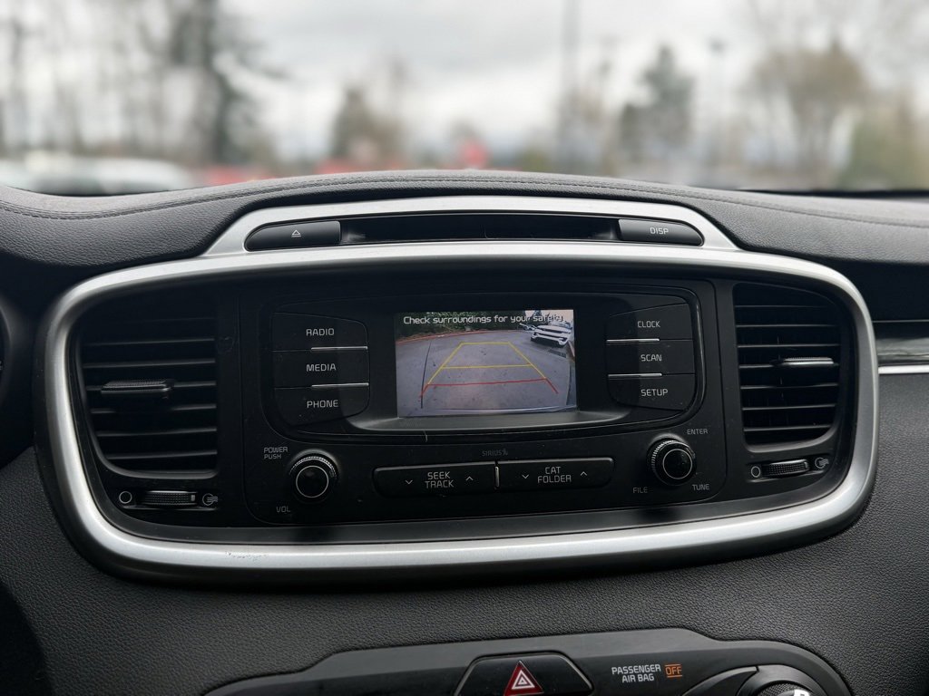 Used 2017 Kia Sorento LX image 31