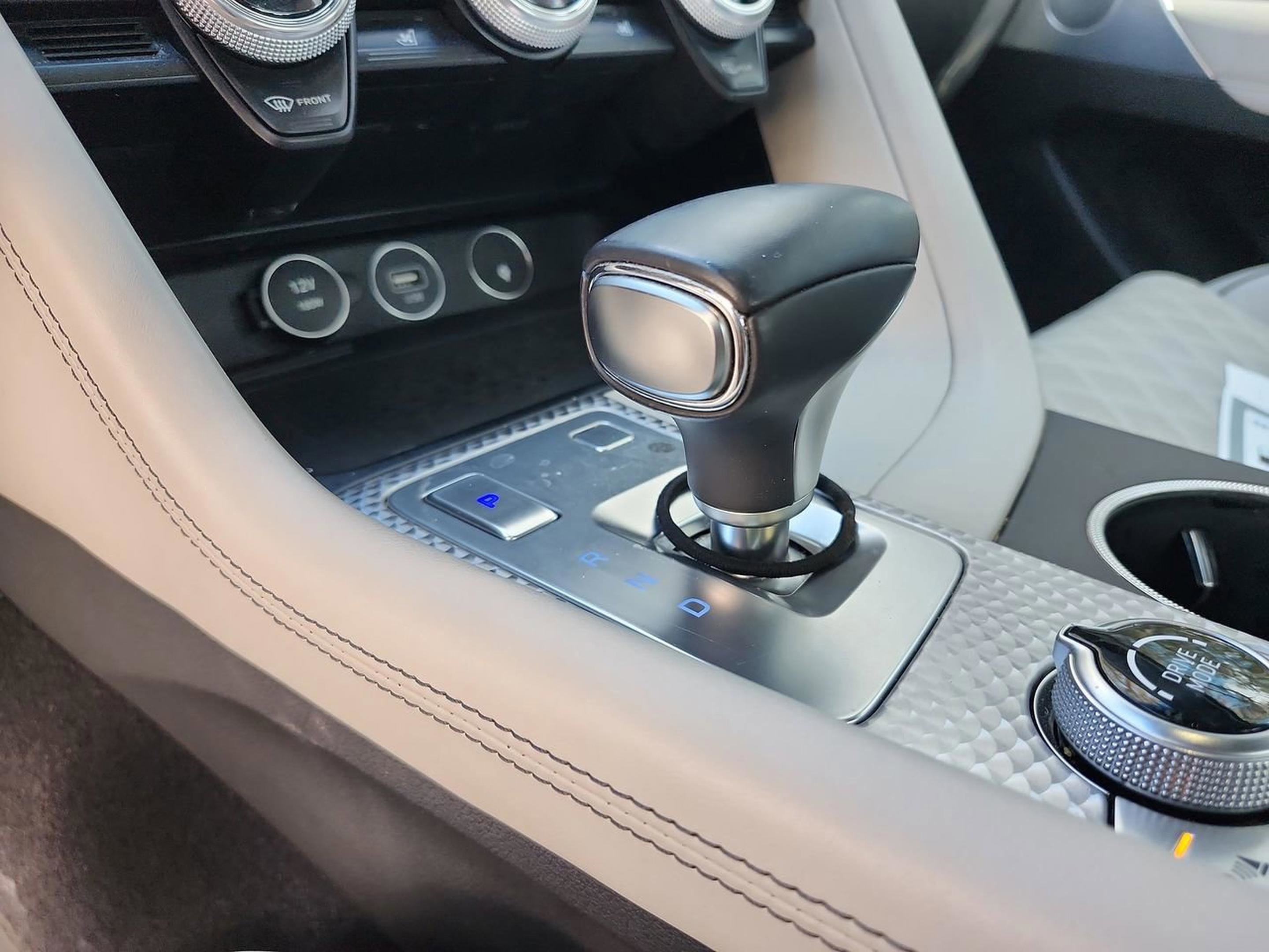 Used 2023 Genesis G70 3.3T w/ Sport Prestige Package image 15