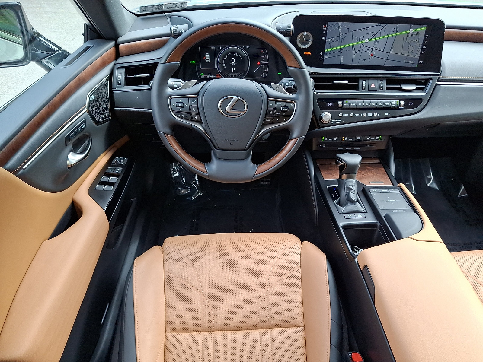 Certified 2022 Lexus ES 300h w/ Accessory Package 2 FWD image 12