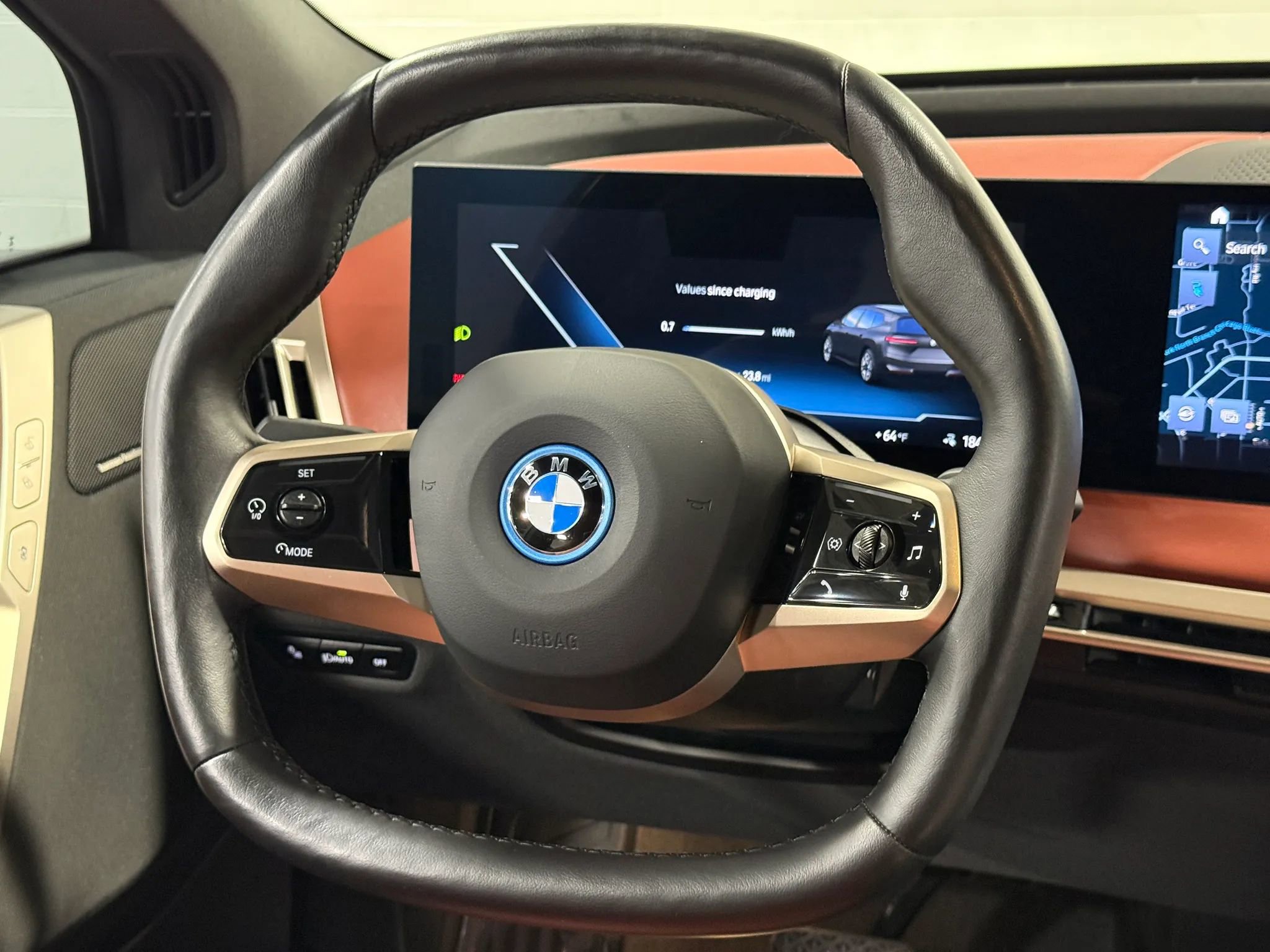 Used 2023 BMW iX xDrive50 w/ Premium Package AWD/4WD image 24