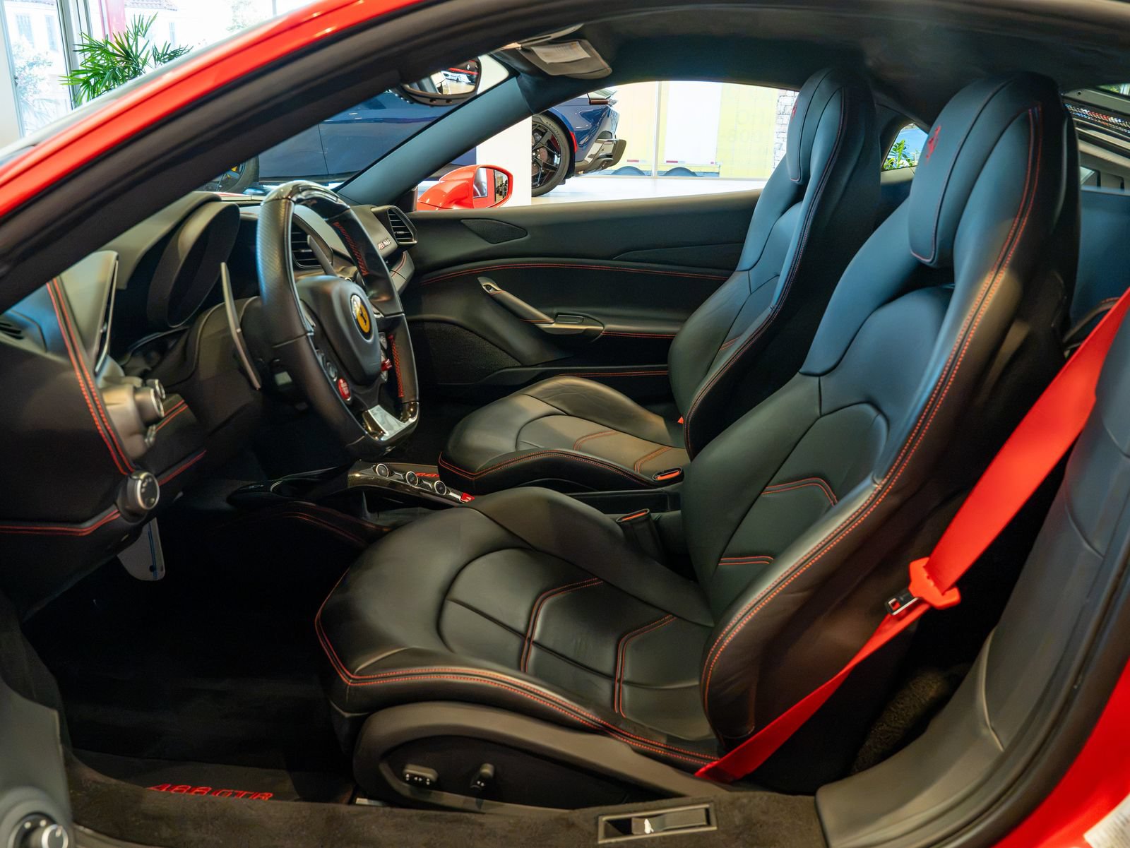 Used 2019 Ferrari 488 GTB RWD image 10