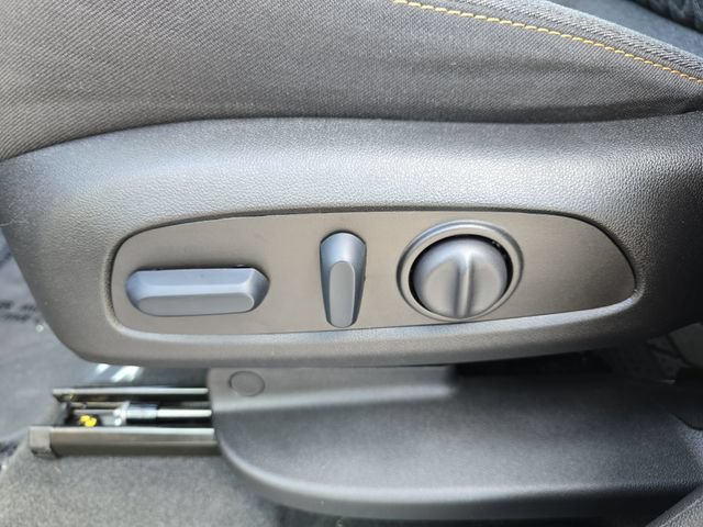 Used 2023 Chevrolet Equinox LT FWD image 32