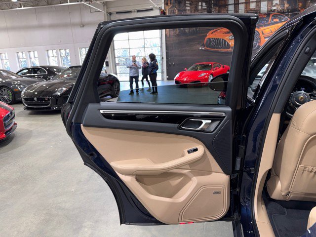 Used 2021 Porsche Macan w/ Premium Package image 55