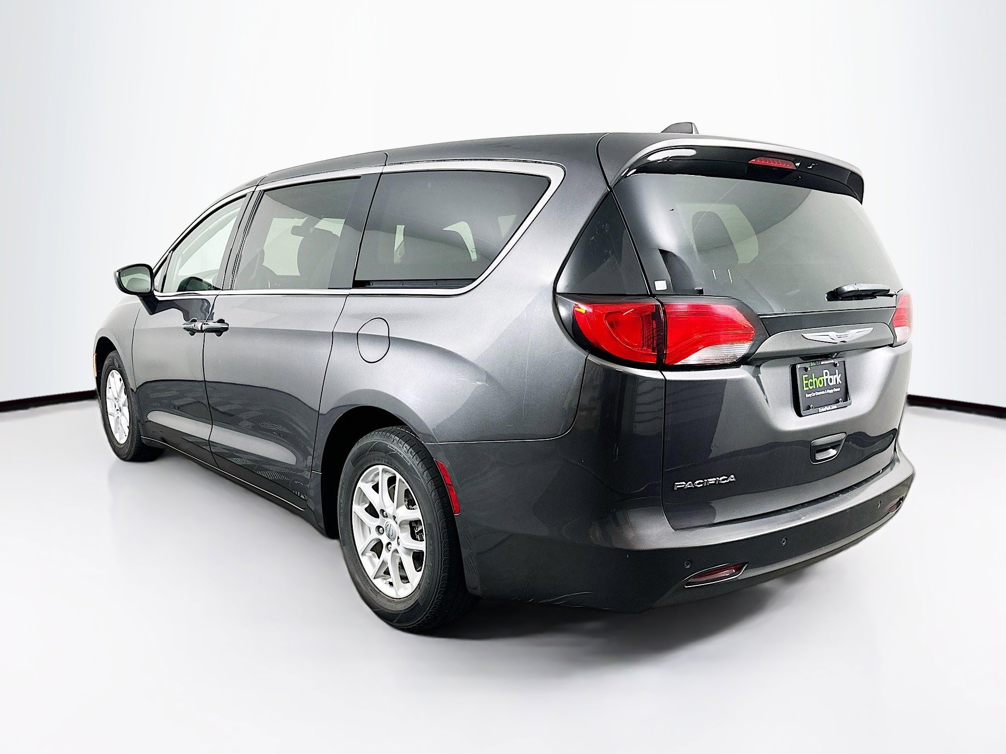 Used 2018 Chrysler Pacifica LX FWD image 5