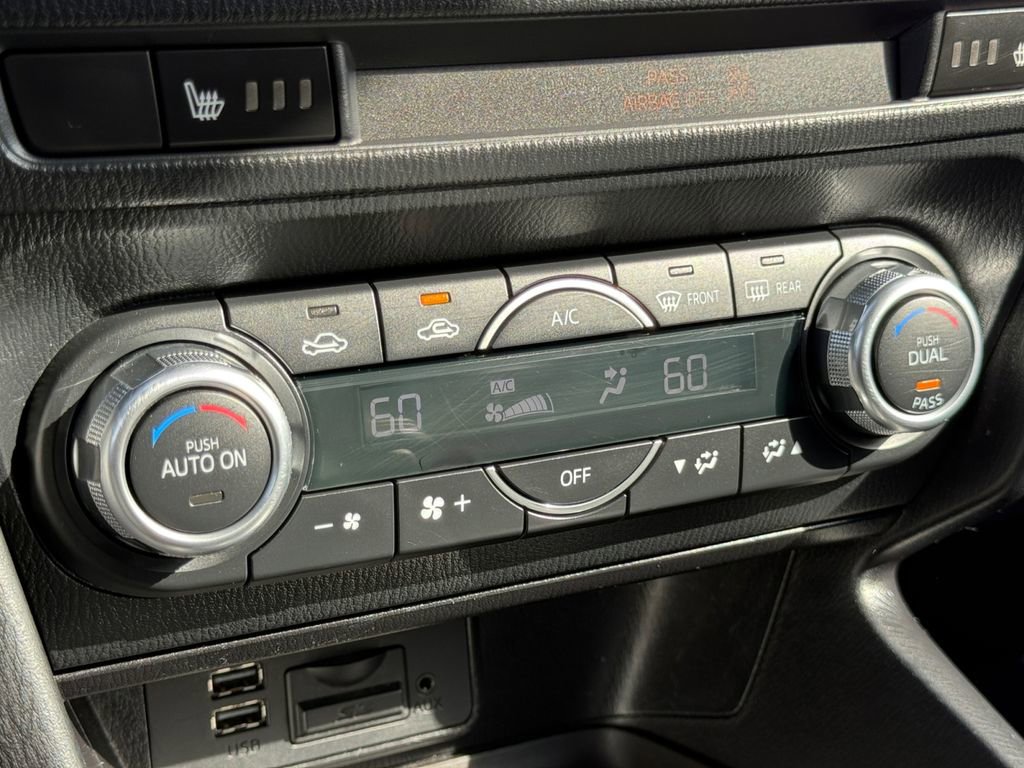 Used 2018 MAZDA MAZDA3 Touring image 16