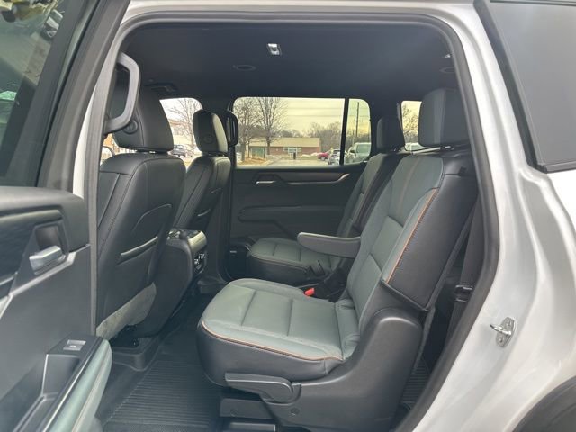 Used 2024 GMC Acadia AT4 image 28