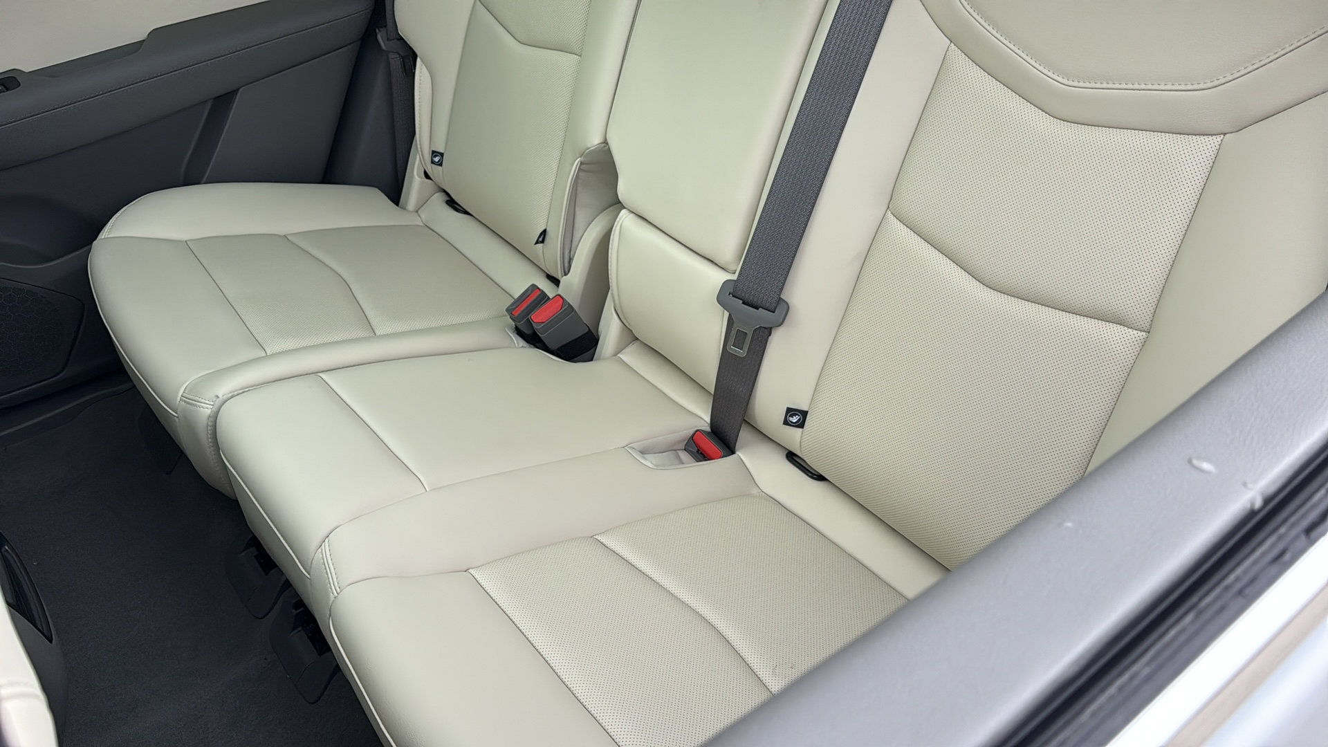 New 2026 Cadillac XT5 Premium Luxury w/ LPO, Floor Liner Package image 32