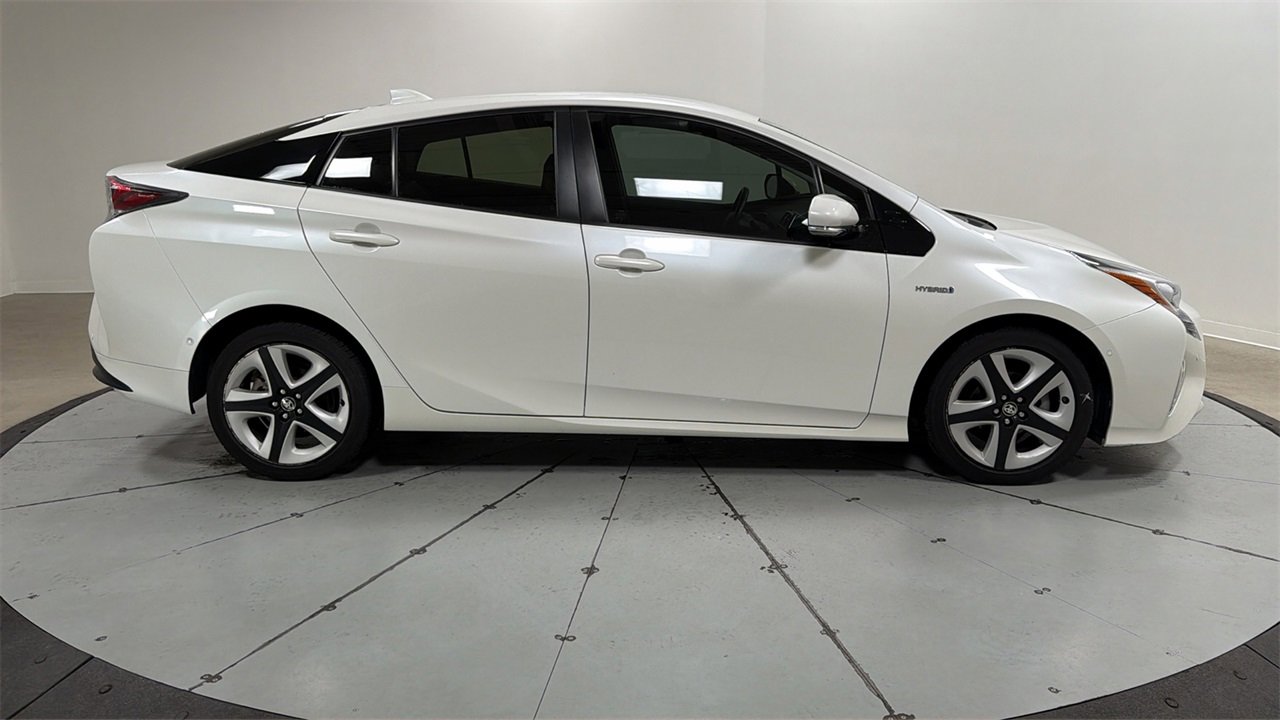 Used 2016 Toyota Prius Four image 6