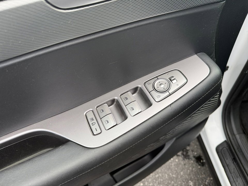 Used 2023 Hyundai Palisade SE AWD/4WD image 35