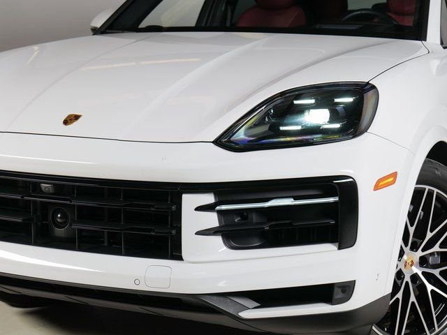 Used 2024 Porsche Cayenne AWD/4WD image 29