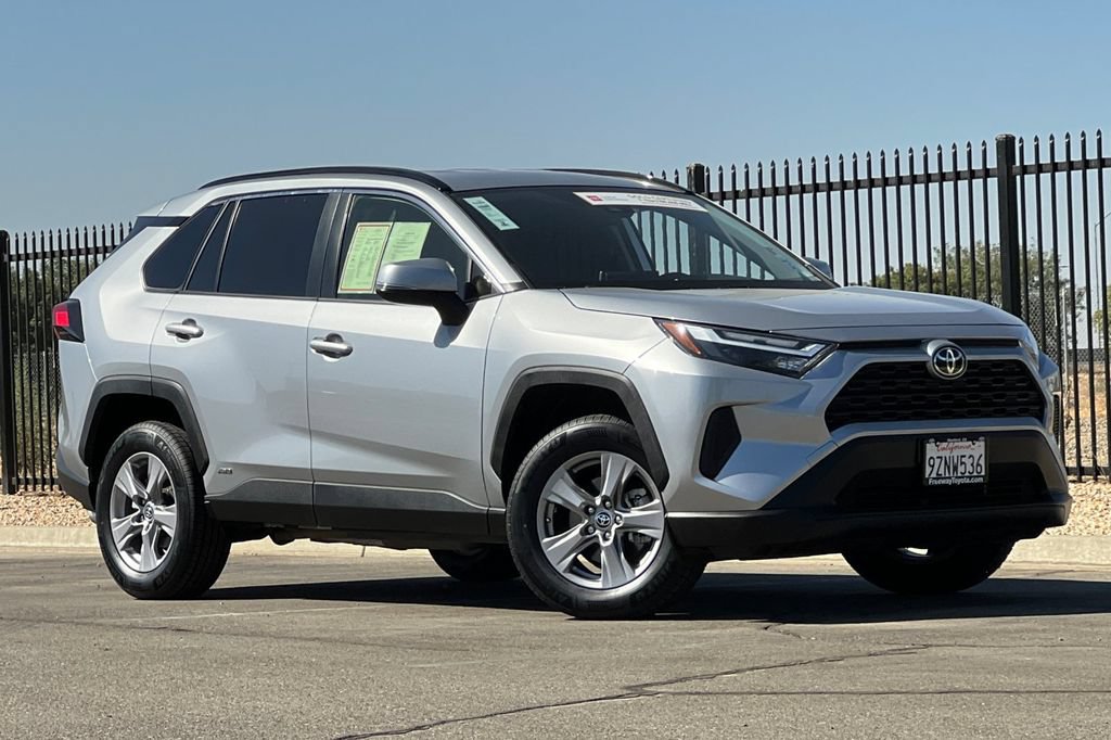 Certified 2025 Toyota RAV4 XLE AWD/4WD image 2
