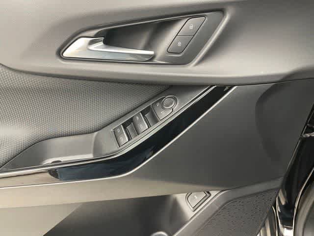 Certified 2025 Chevrolet Equinox RS AWD/4WD image 12
