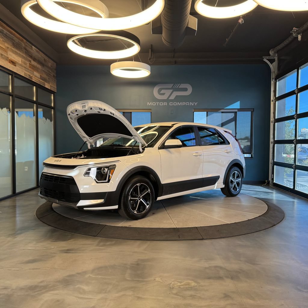 Used 2025 Kia Niro LX FWD image 23