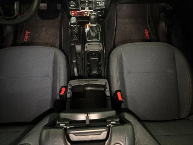Used 2024 Jeep Wrangler Unlimited Rubicon w/ Convenience Group AWD/4WD image 30