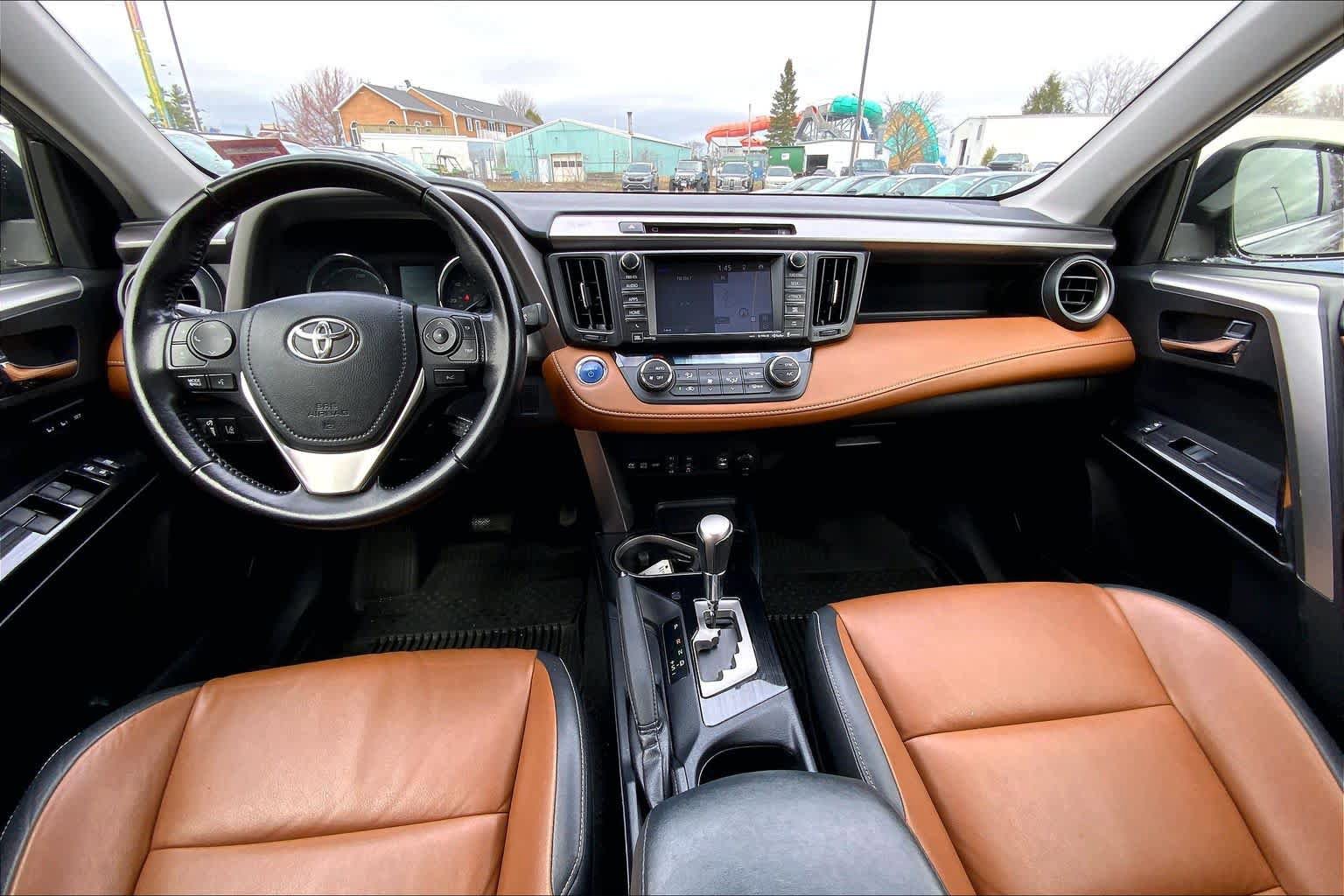 Used 2016 Toyota RAV4 Limited AWD/4WD image 16