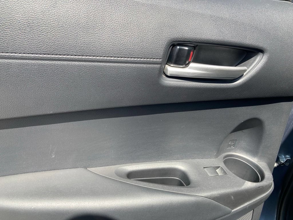 Certified 2025 Toyota Corolla Cross XLE FWD image 11
