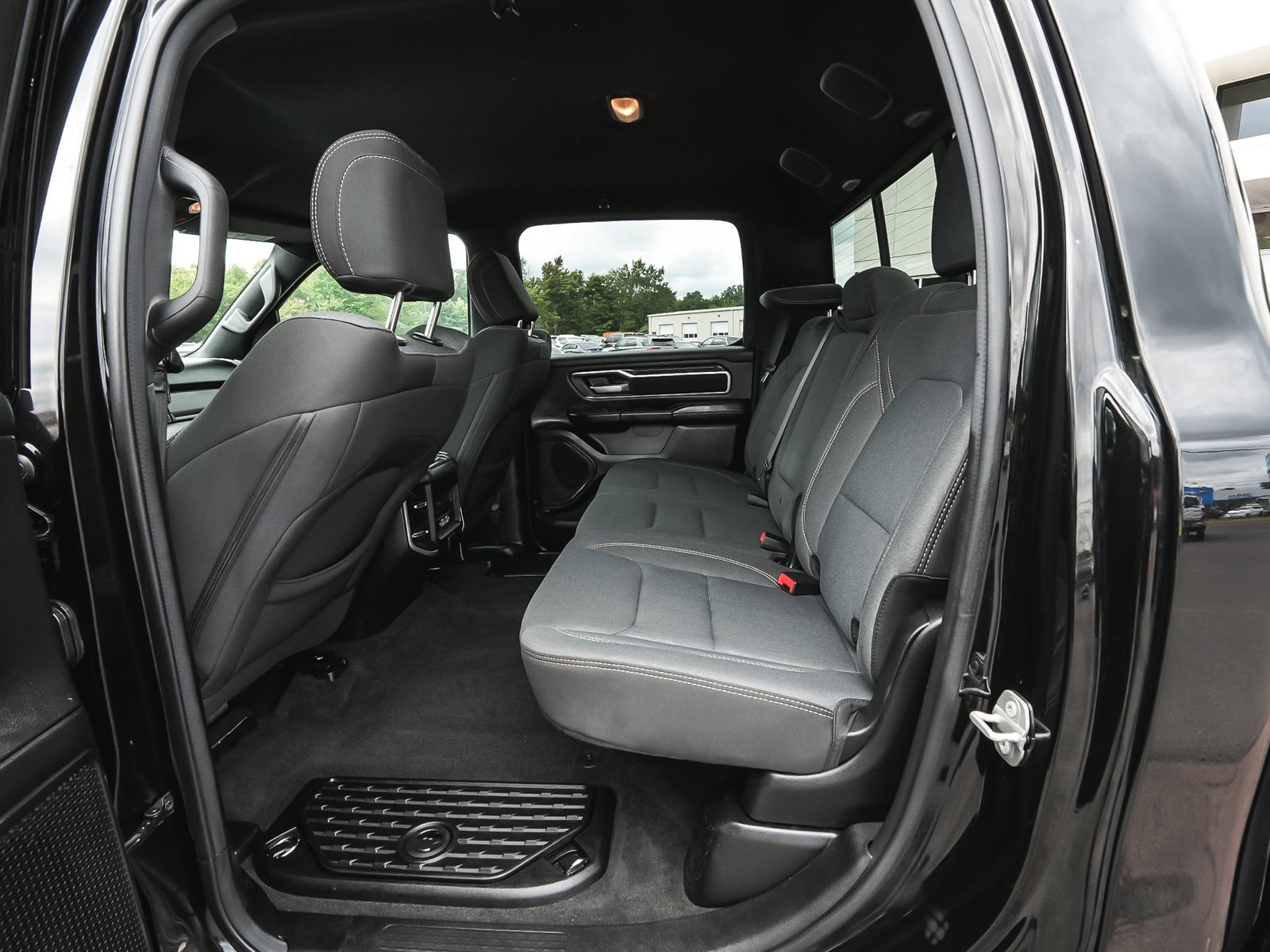 Used 2023 RAM 1500 Big Horn AWD/4WD image 32