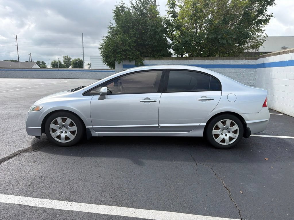 Used 2011 Honda Civic LX image 2