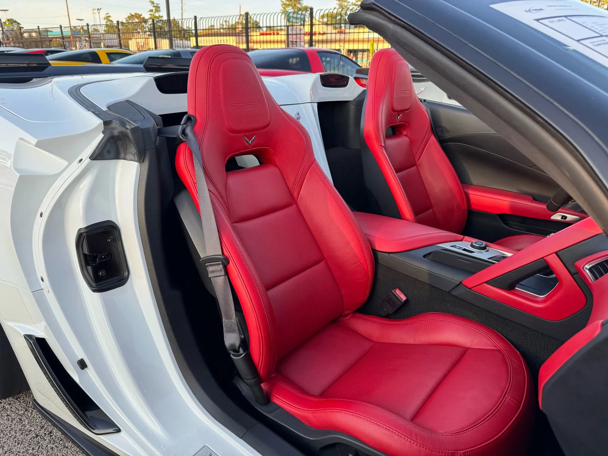 Used 2016 Chevrolet Corvette Z06 w/ 3LZ Preferred Equipment Group image 28