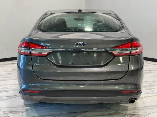 Used 2017 Ford Fusion SE w/ Fusion SE Technology Package FWD image 6