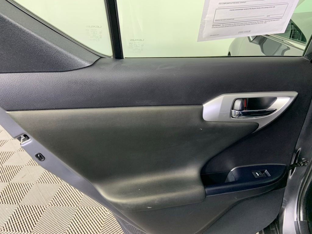 Used 2013 Lexus CT 200h w/ Premium Pkg w/Navigation FWD image 18